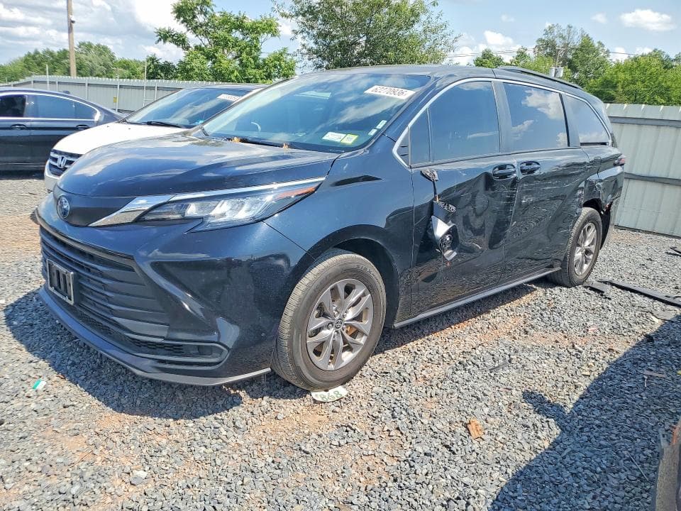 2023 TOYOTA SIENNA LE
