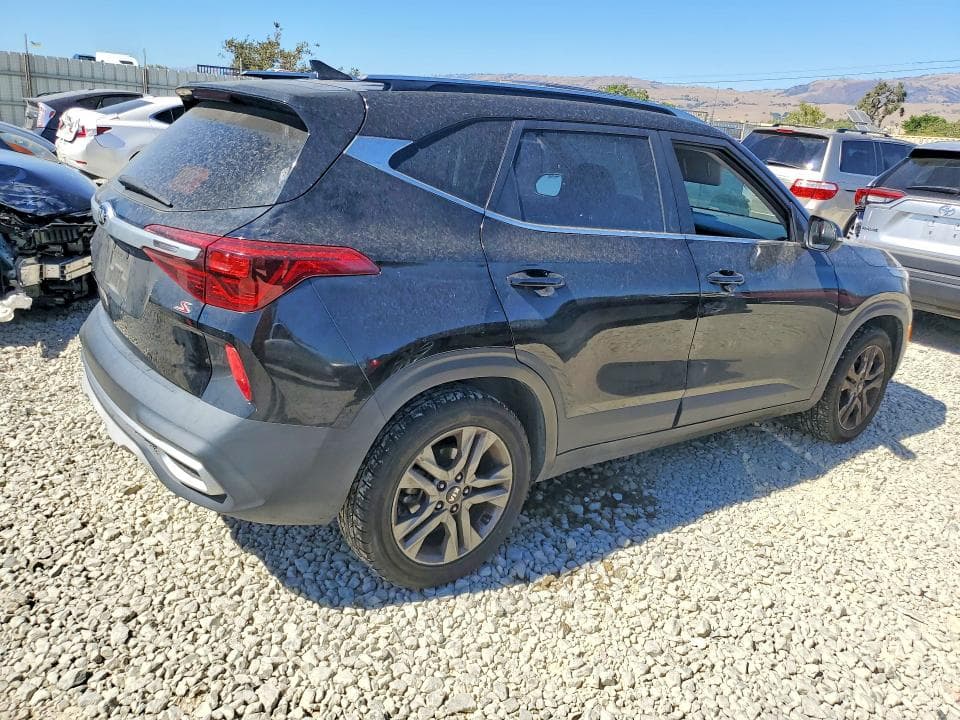 2021 KIA SELTOS S 3