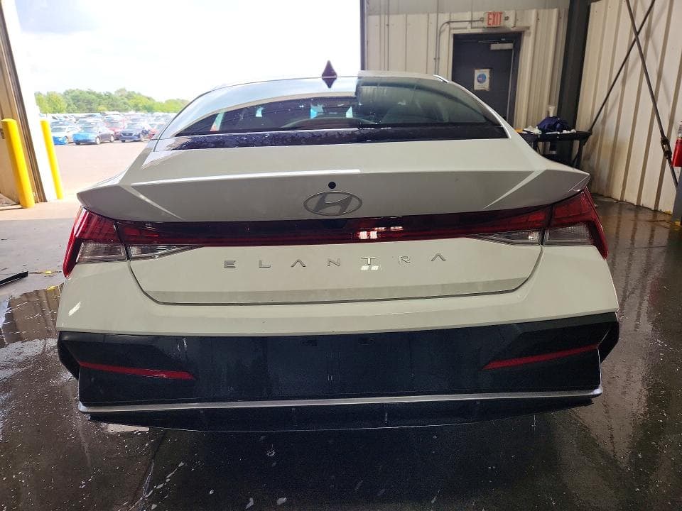 2025 HYUNDAI ELANTRA SEL 6