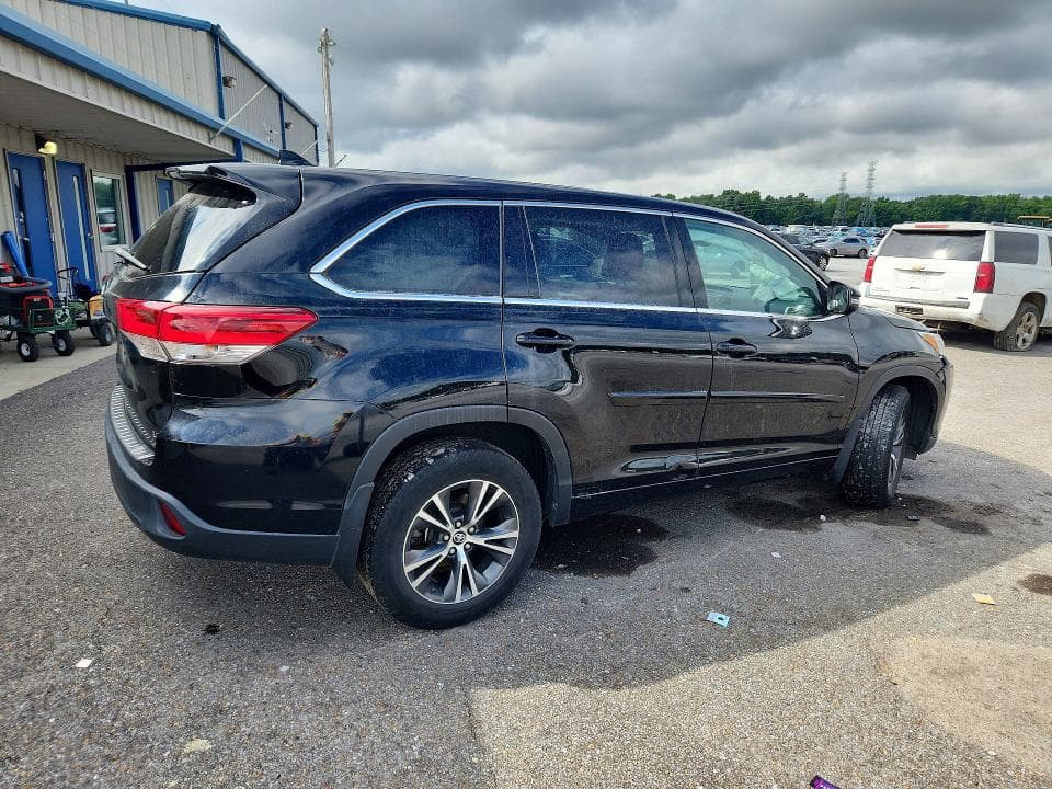 2017 TOYOTA HIGHLANDER LE PLUS 3