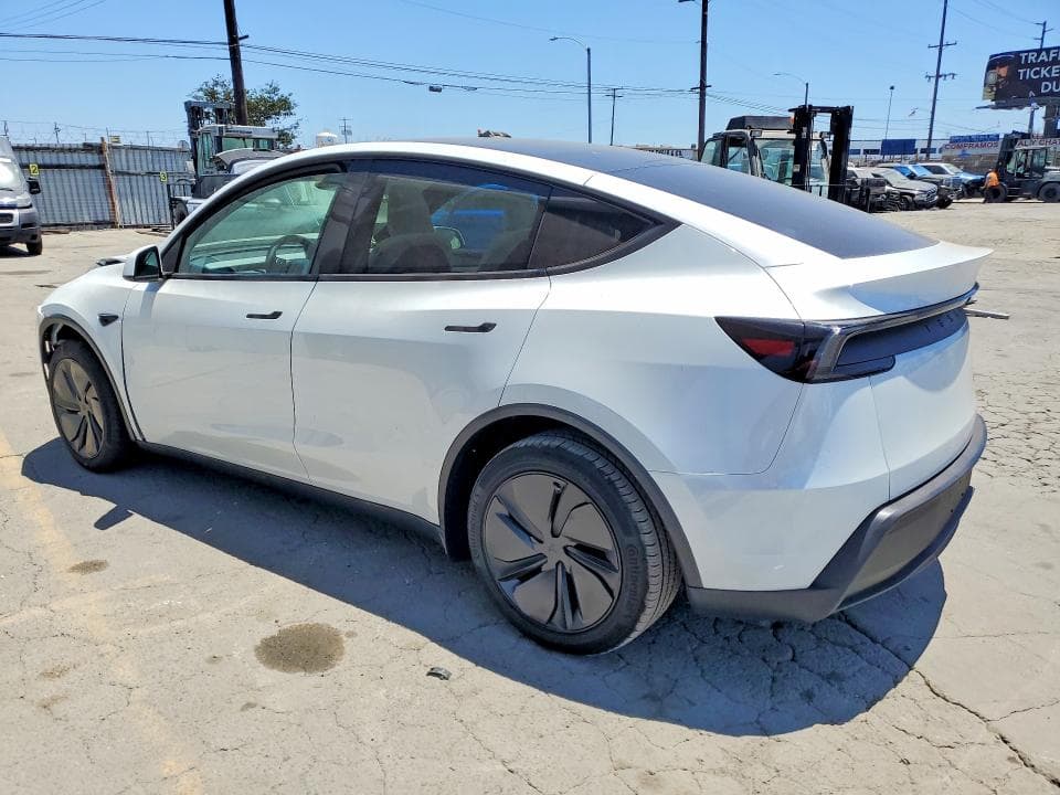 2026 TESLA MODEL Y 2