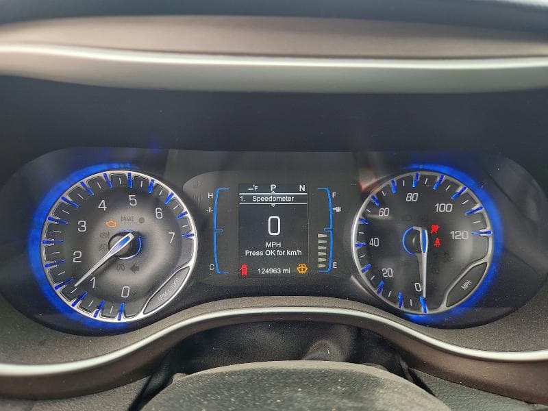 2017 CHRYSLER PACIFICA TOURING 9