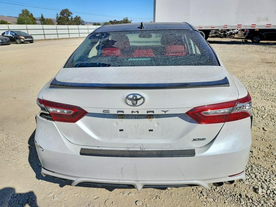2020 TOYOTA CAMRY XSE 6
