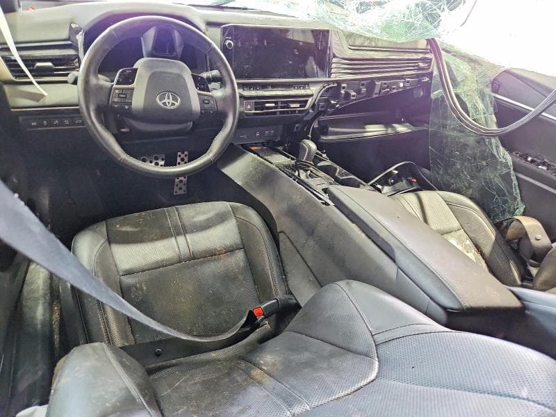 2025 TOYOTA CAMRY XSE 8
