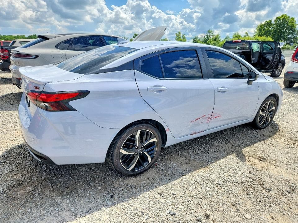 2024 NISSAN VERSA SR 3