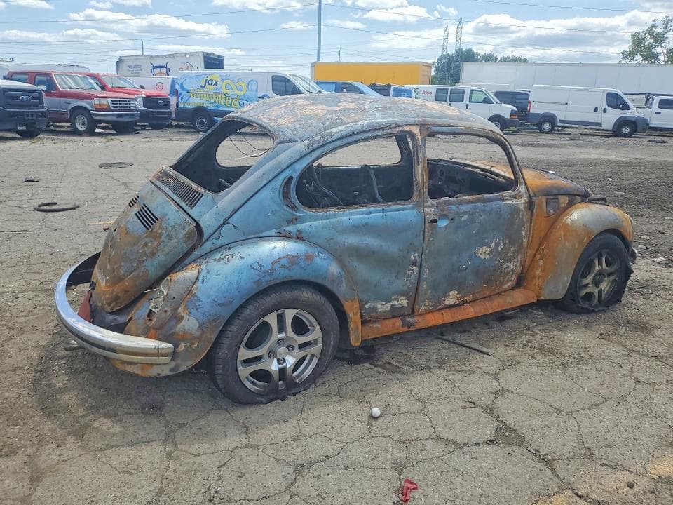1972 VOLKSWAGEN SUPER BEETLE 3