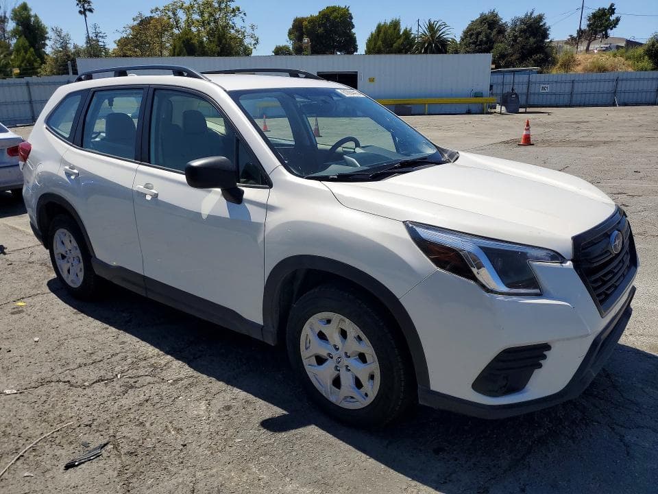 2022 SUBARU FORESTER 4