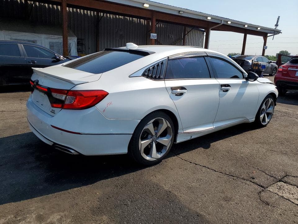 2018 HONDA ACCORD TOURING 3