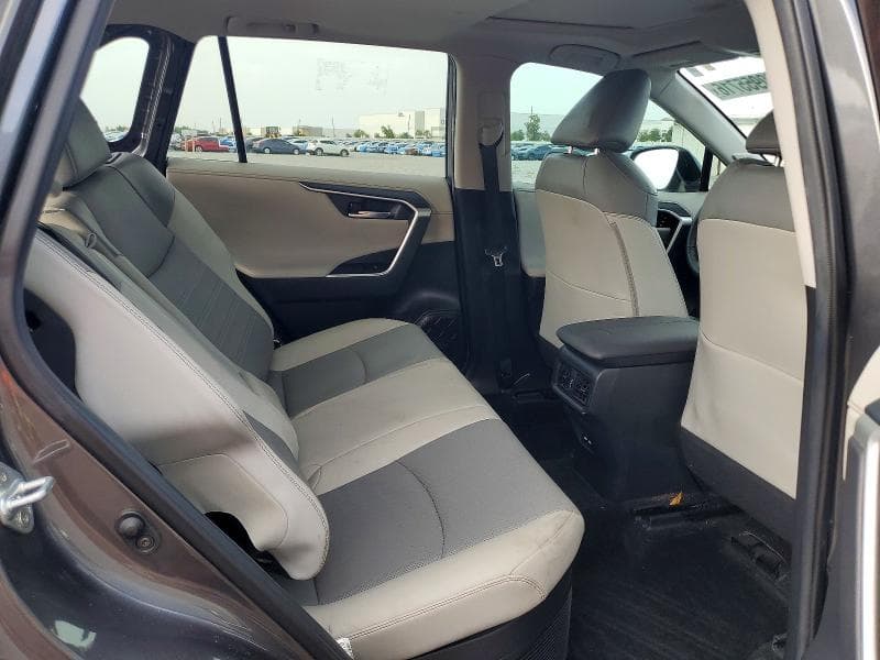 2021 TOYOTA RAV4 LIMITED 11