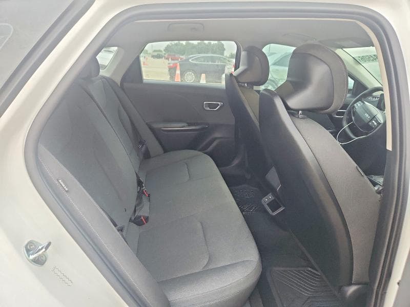 2025 KIA K4 LXS 10