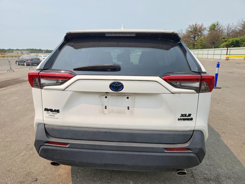 2021 TOYOTA RAV4 XLE 6