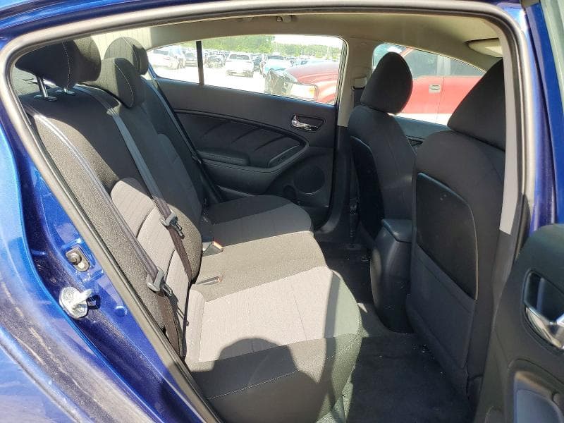 2017 KIA FORTE S 10