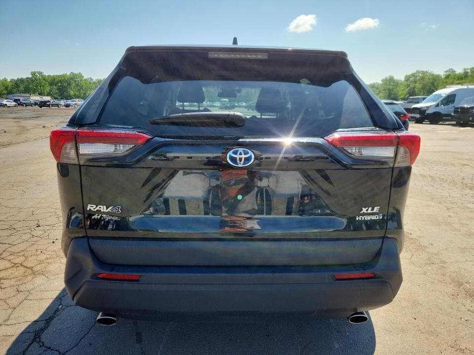 2024 TOYOTA RAV4 HYBRID XLE 6