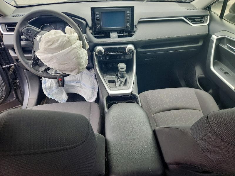 2019 TOYOTA RAV4 XLE 8