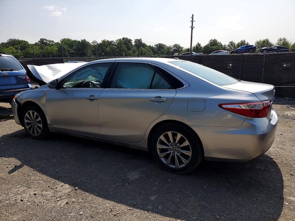 2017 TOYOTA CAMRY XLE 2