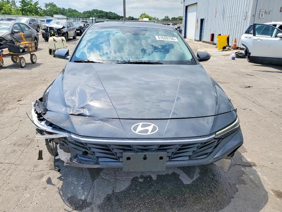 2025 HYUNDAI ELANTRA SE 5