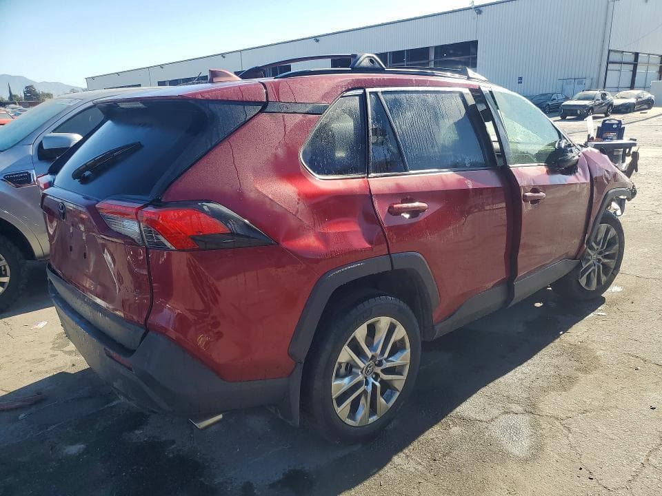 2025 TOYOTA RAV4 XLE PREMIUM 3