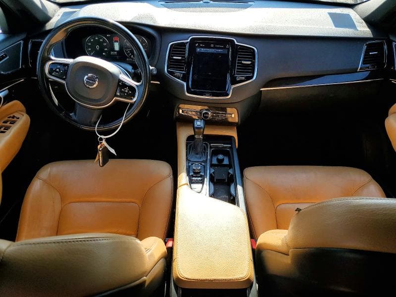 2017 VOLVO XC90 T6 8