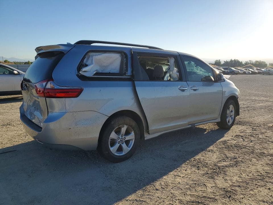 2020 TOYOTA SIENNA LE 3