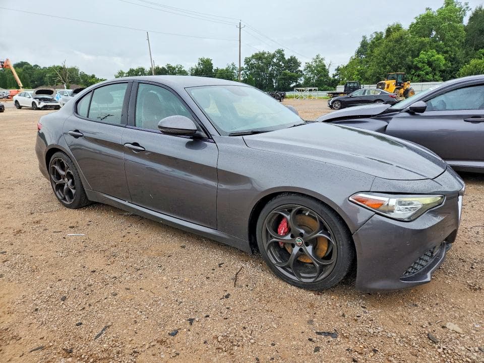 2018 ALFA ROMEO GIULIA TI 4