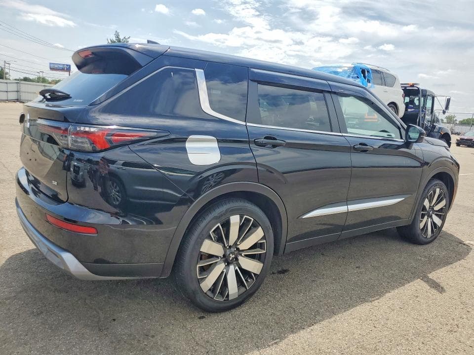 2025 MITSUBISHI OUTLANDER SE 3