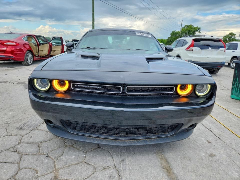 2017 DODGE CHALLENGER SXT 5