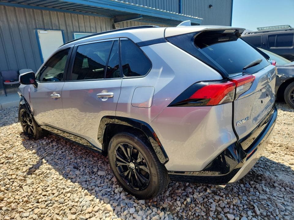 2022 TOYOTA RAV4 SE 2