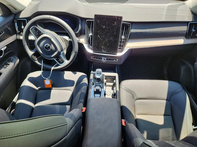 2026 VOLVO XC90 PLUS 8