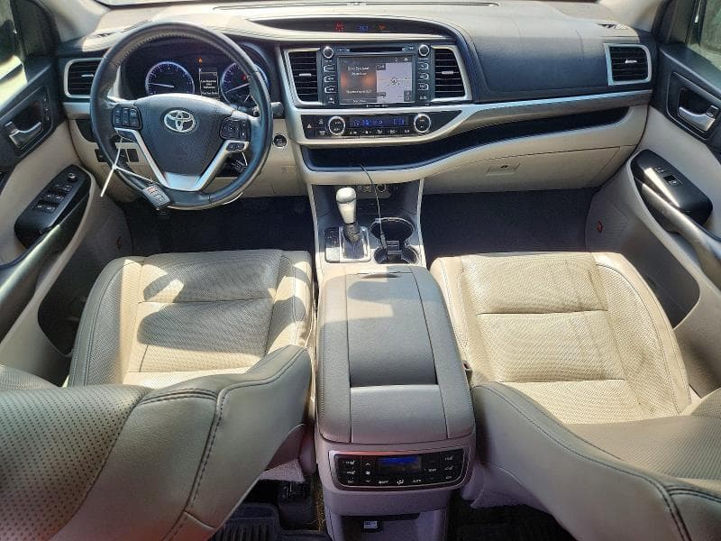 2019 TOYOTA HIGHLANDER LIMITED PLATINUM 8