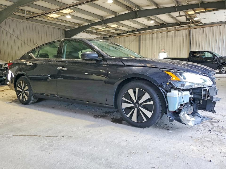 2019 NISSAN ALTIMA SV 4