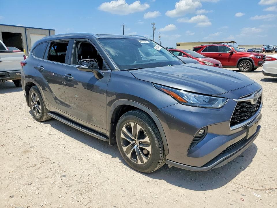 2020 TOYOTA HIGHLANDER XLE 4
