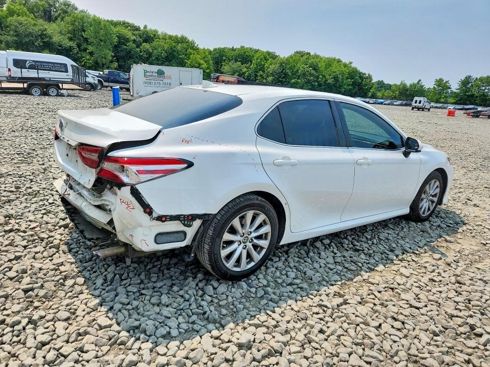 2019 TOYOTA CAMRY LE 3