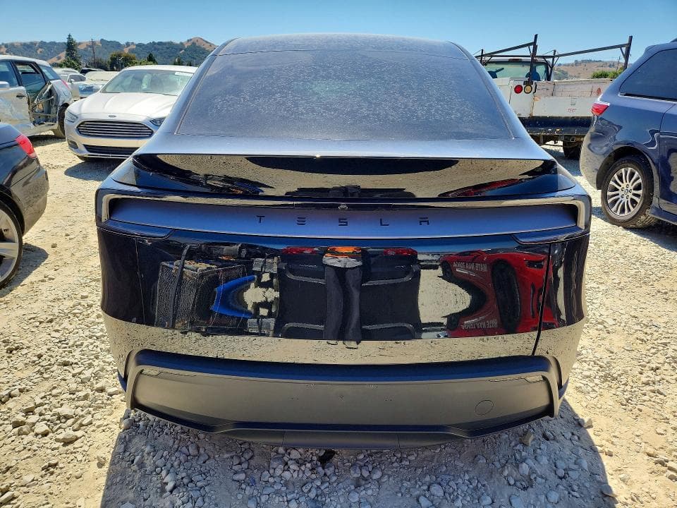 2026 TESLA MODEL Y 6