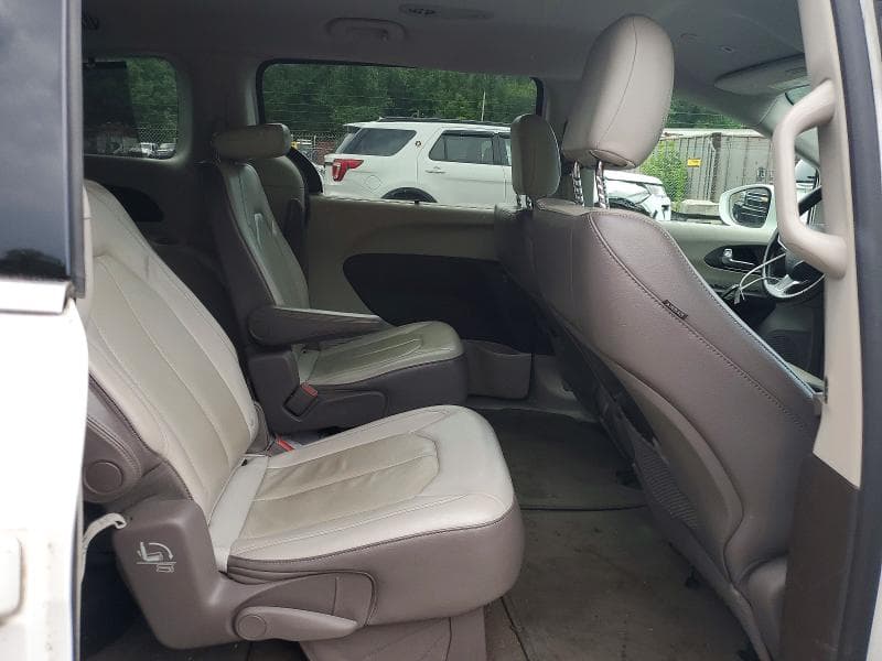 2019 CHRYSLER PACIFICA TOURING L 11