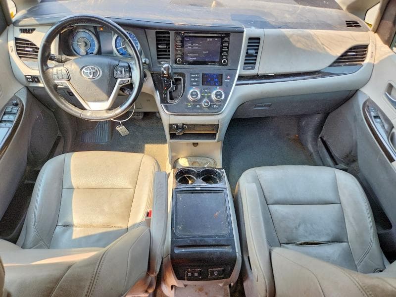 2018 TOYOTA SIENNA XLE 7-PASSENGER 8