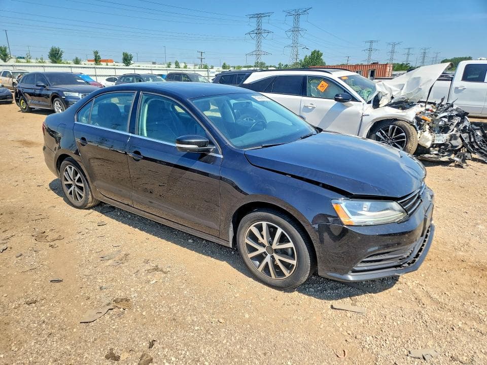 2017 VOLKSWAGEN JETTA SE 4