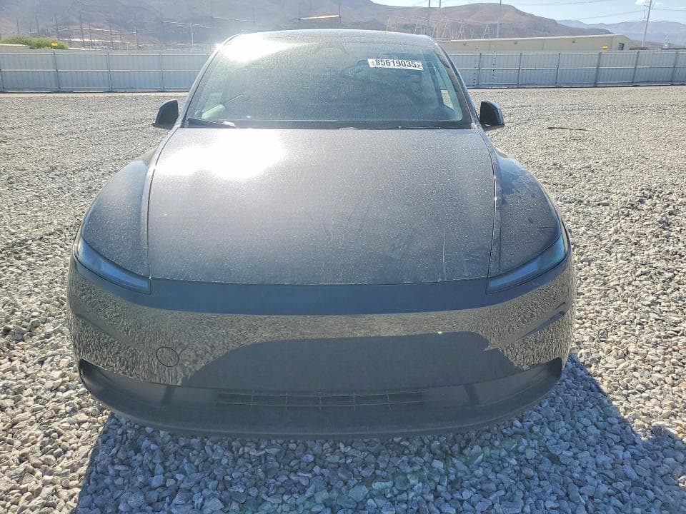 2026 TESLA MODEL Y 5