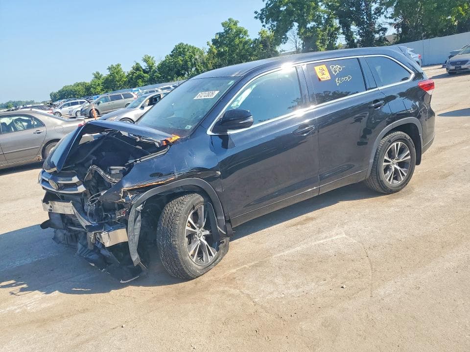 2018 TOYOTA HIGHLANDER LE - 1