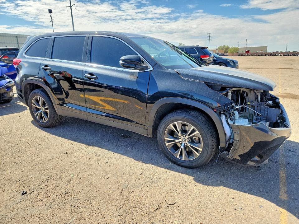2019 TOYOTA HIGHLANDER LE 4