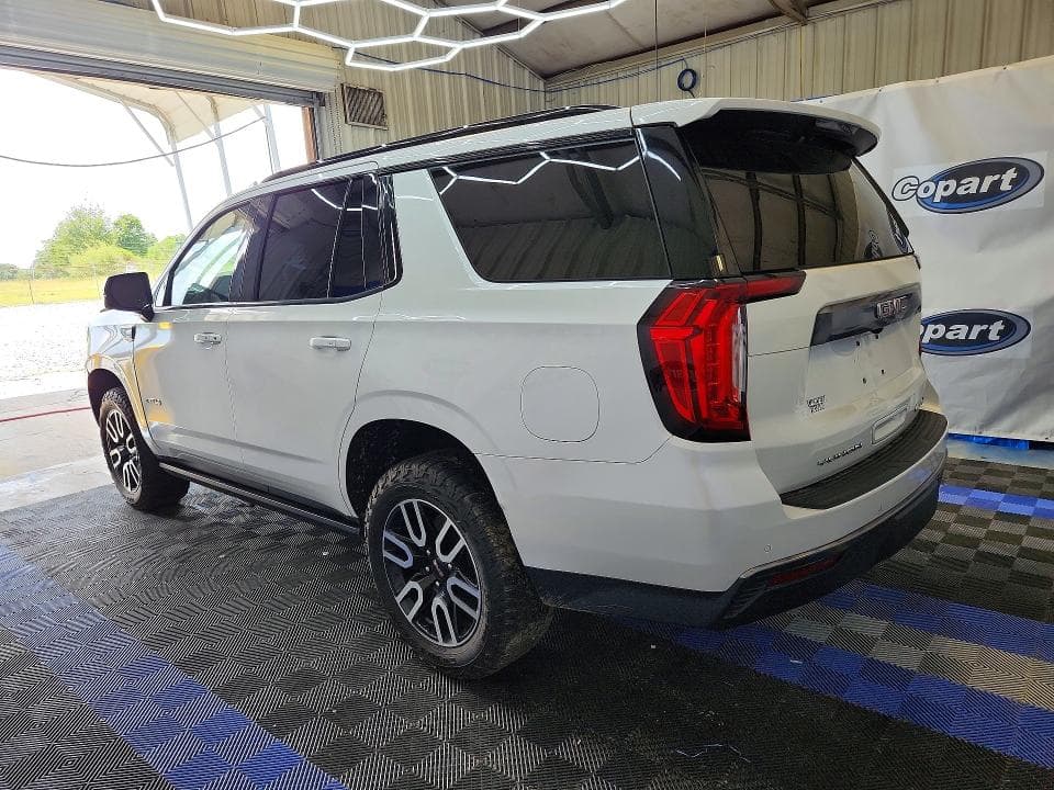 2022 GMC YUKON AT4 2
