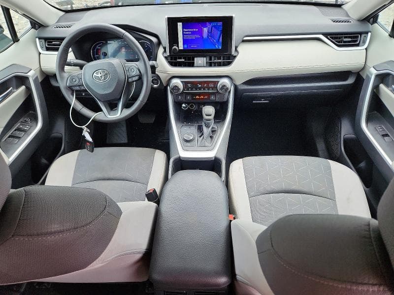2024 TOYOTA RAV4 HYBRID XLE 8