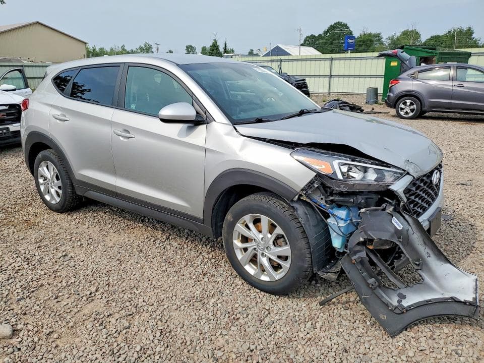 2020 HYUNDAI TUCSON SE 4