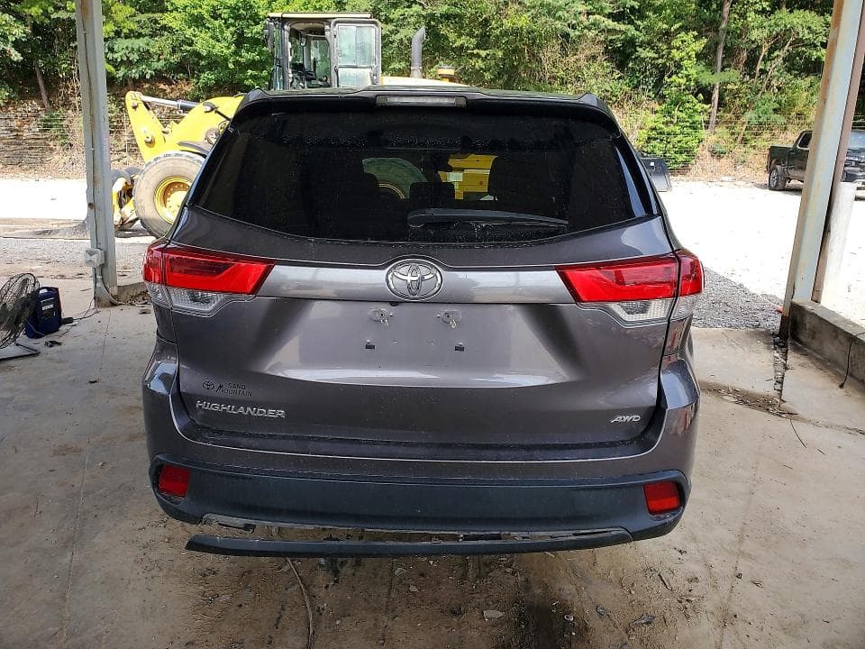 2019 TOYOTA HIGHLANDER LE 6