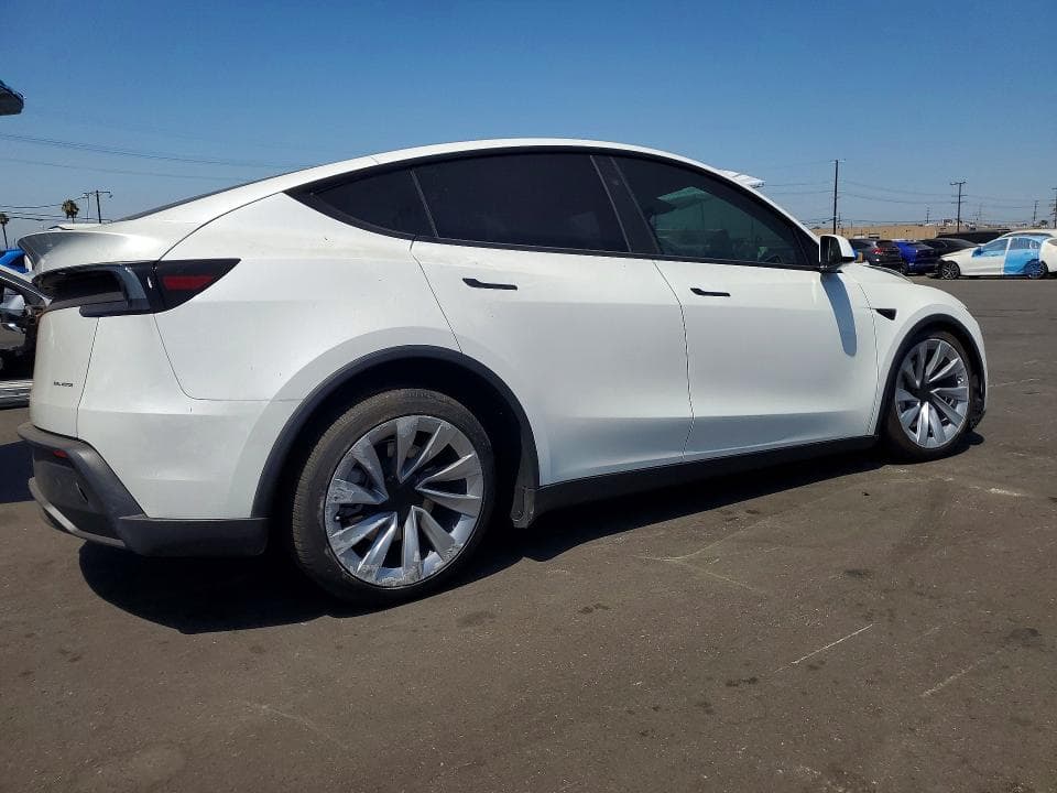 2026 TESLA MODEL Y 3