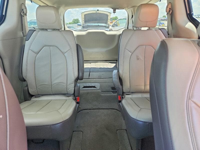 2017 CHRYSLER PACIFICA 10
