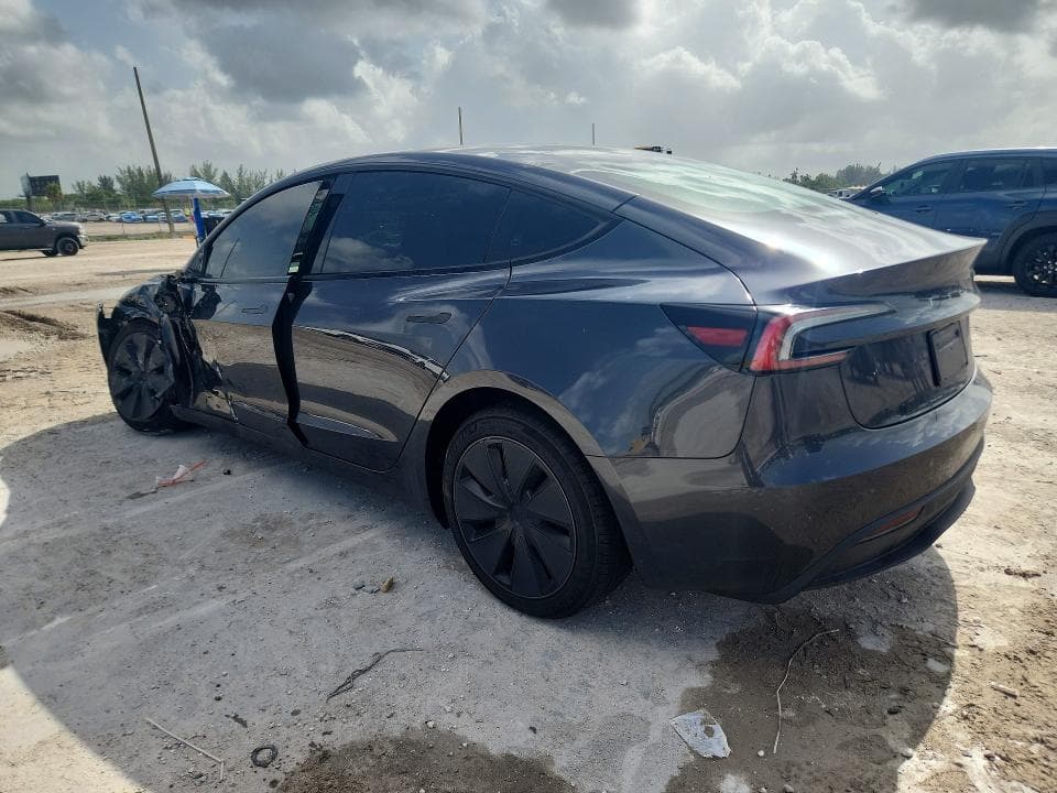 2025 TESLA MODEL 3 2