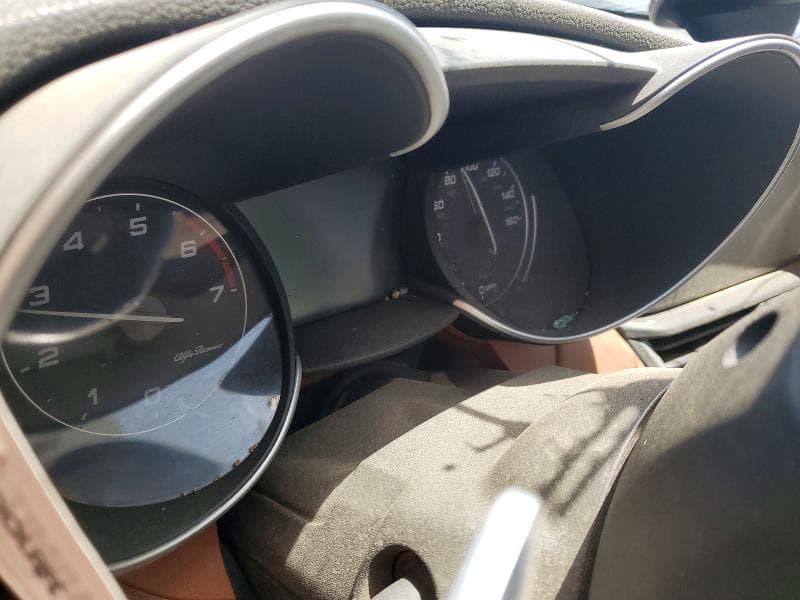 2018 ALFA ROMEO GIULIA TI 9
