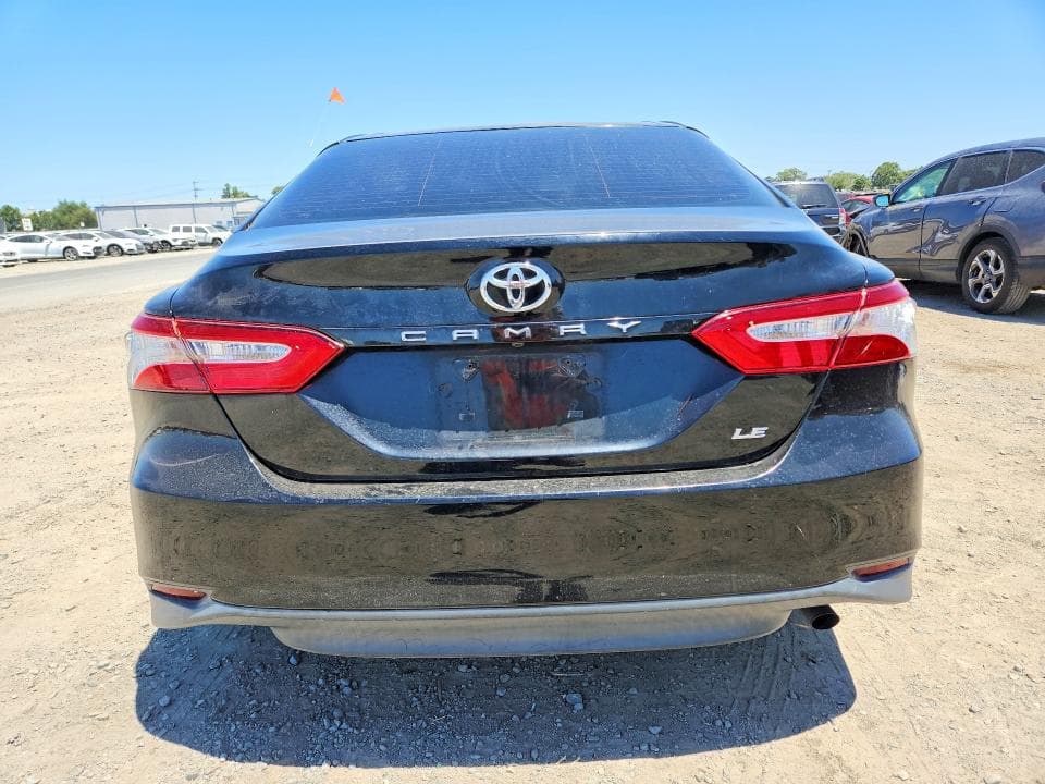 2018 TOYOTA CAMRY LE 6