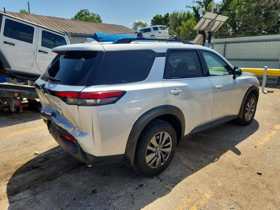 2024 NISSAN PATHFINDER SV 3
