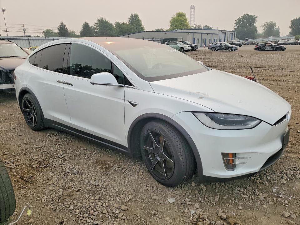 2017 TESLA MODEL X 4